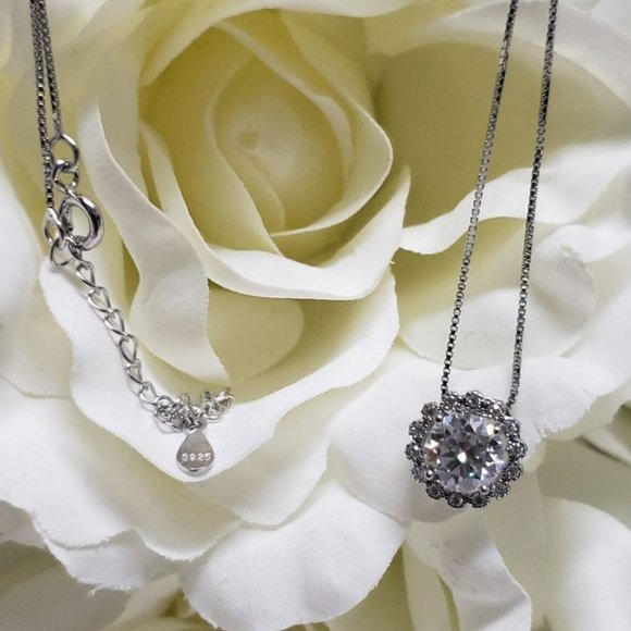 1 Carat Moissanite Flower Necklace with 925 Sterling Silver Chain - Picture 7 of 8